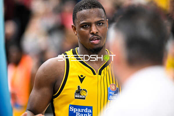 Basketball I Herren I Saison 2022-2023 I easyCredit BBL I 11. Spieltag I MHP Riesen Ludwigsburg - ratiopharm Ulm I 27.12.2022 Isaiah Whitehead (0, MHP Riesen Ludwigsburg)
Ort: Ludwigsburg, Germany
Datum: 27.12.2022 - Isaiah Whitehead