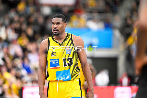 Basketball I Herren I Saison 2022-2023 I easyCredit BBL I 11. Spieltag I MHP Riesen Ludwigsburg - ratiopharm Ulm I 27.12.2022