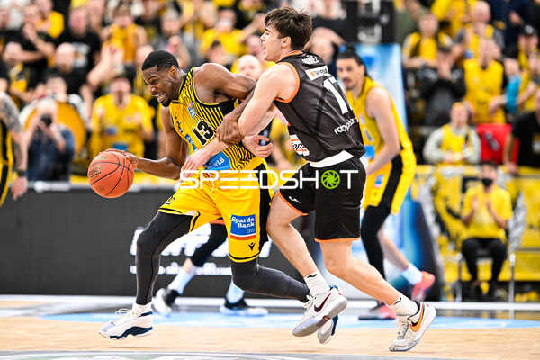 Basketball I Herren I Saison 2022-2023 I easyCredit BBL I 11. Spieltag I MHP Riesen Ludwigsburg - ratiopharm Ulm I 27.12.2022