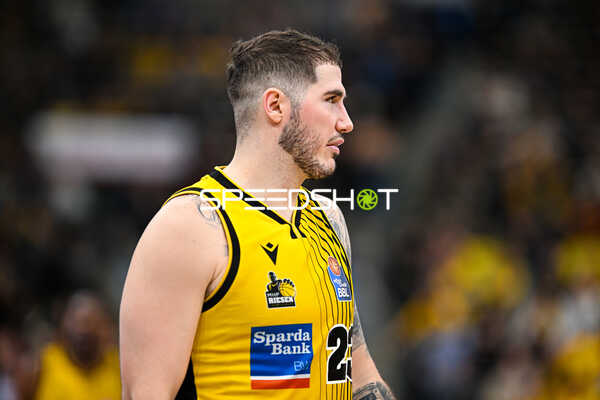 Basketball I Herren I Saison 2022-2023 I easyCredit BBL I 11. Spieltag I MHP Riesen Ludwigsburg - ratiopharm Ulm I 27.12.2022