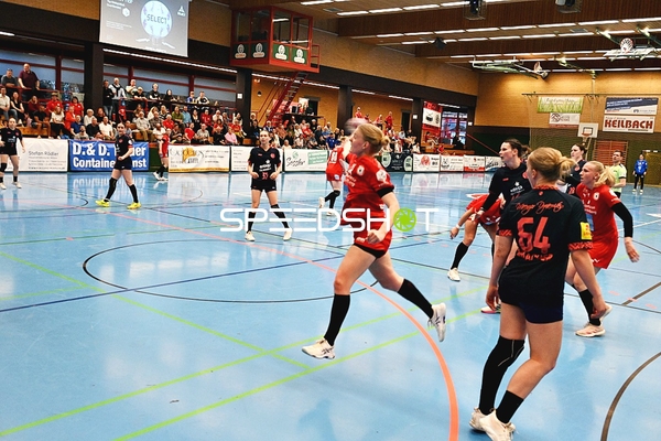 Dynamischer Sprung im Handballspiel