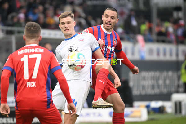 Fußball I Herren I Saison 2022-2023 I 2. Bundesliga I 18. Spieltag I 1. FC Heidenheim 1846 - F.C. Hansa Rostock I 28.01.2023 Svante Ingelsson (14, F.C. Hansa Rostock) und Marvin Rittmüller (18, 1. FC Heidenheim)
Ort: Heidenheim, Germany
Datum: 28.01.2023 - Svante Ingelsson