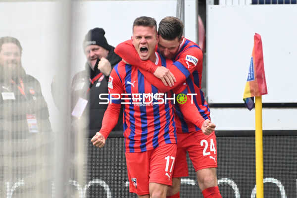 Fußball I Herren I Saison 2022-2023 I 2. Bundesliga I 18. Spieltag I 1. FC Heidenheim 1846 - F.C. Hansa Rostock I 28.01.2023 Jubel um den Torschützen Florian Pick (17, 1. FC Heidenheim) zum 2:0
Ort: Heidenheim, Germany
Datum: 28.01.2023 - Jubel um den Torschützen Florian Pick