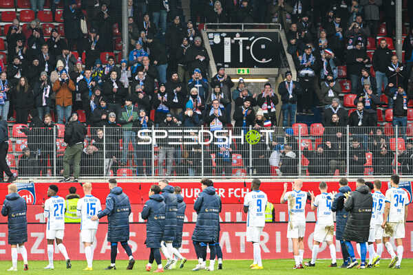 Fußball I Herren I Saison 2022-2023 I 2. Bundesliga I 18. Spieltag I 1. FC Heidenheim 1846 - F.C. Hansa Rostock I 28.01.2023 Die Spieler vom F.C. Hansa Rostock bedanken sich bei den Fans
Ort: Heidenheim, Germany
Datum: 28.01.2023