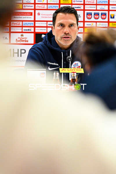 Fußball I Herren I Saison 2022-2023 I 2. Bundesliga I 18. Spieltag I 1. FC Heidenheim 1846 - F.C. Hansa Rostock I 28.01.2023 Patrick Glöckner (Trainer, F.C. Hansa Rostock) bei der Pressekonferenz
Ort: Heidenheim, Germany
Datum: 28.01.2023