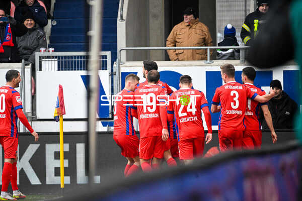 Fußball I Herren I Saison 2022-2023 I 2. Bundesliga I 18. Spieltag I 1. FC Heidenheim 1846 - F.C. Hansa Rostock I 28.01.2023 Jubel um Torschütze Florian Pick (17, 1. FC Heidenheim)
Ort: Heidenheim, Germany
Datum: 28.01.2023 - Jubel um Torschütze Florian Pick