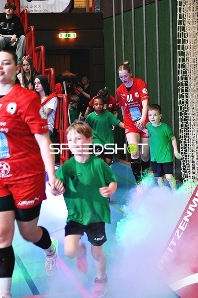 Einlauf der Kurpfalz Bären vor dem Spiel