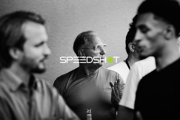 Ringside-Zone Face-Off