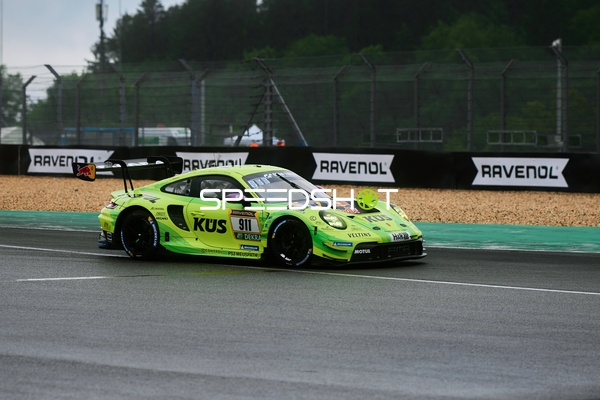 Porsche Manthey EMA (911): Kevin Estre, Patrick Pilet auf nasser Strecke