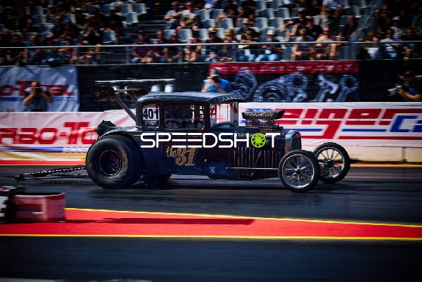 Drag Racing Rennwagen auf der Quartermile