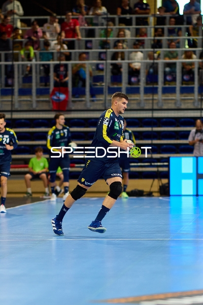 Halil Jaganjac (45; Rhein Neckar Löwen) in Ballkontrolle