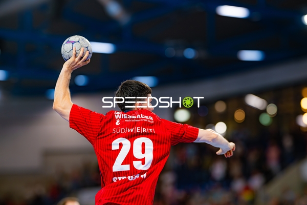 Moritz Strosack (29; SG BBM Bietigheim) wirft