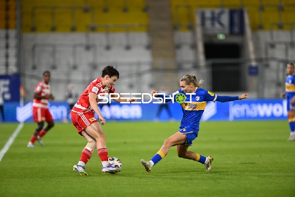 Zweikampf um den Ball