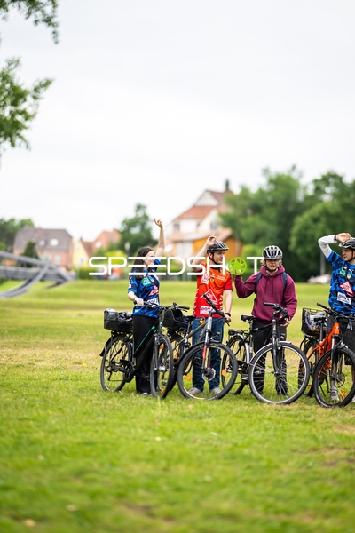 Personen mit Fahrrädern