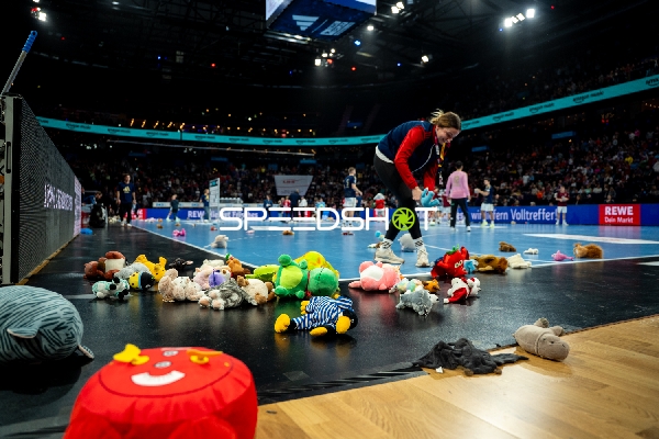 Fan-Szene in der Barclays Arena