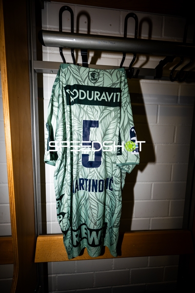Trikot von Ivan Martinović (5; Rhein Neckar Löwen) im Umkleideraum