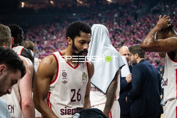 Spencer Dinwiddie (26; FC Bayern Basketball) in Aktion