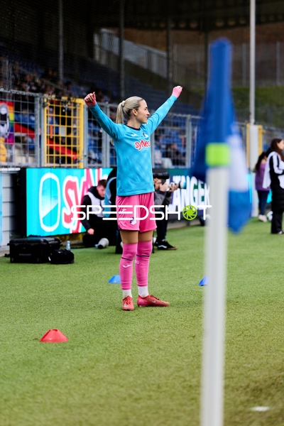 Torwart Juliane Schmid (27; TSG Hoffenheim Frauen) in Aktion