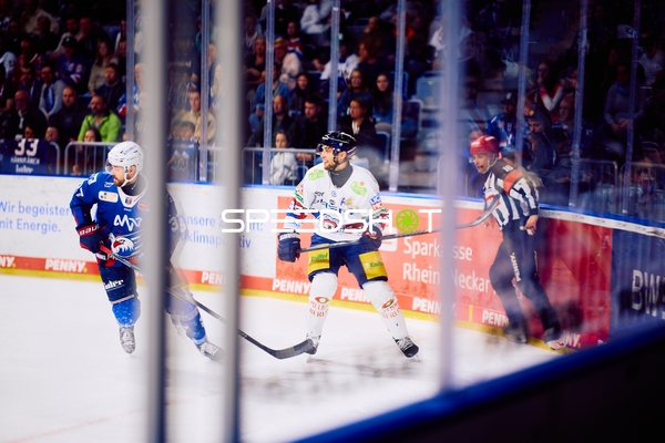 Eishockey Playoff-Duell in der SAP Arena