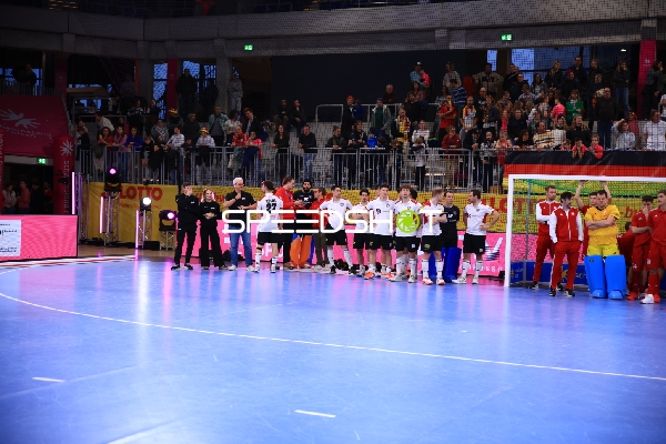 Mateusz POPIOLKOWSKI (1; Polen) im Tor