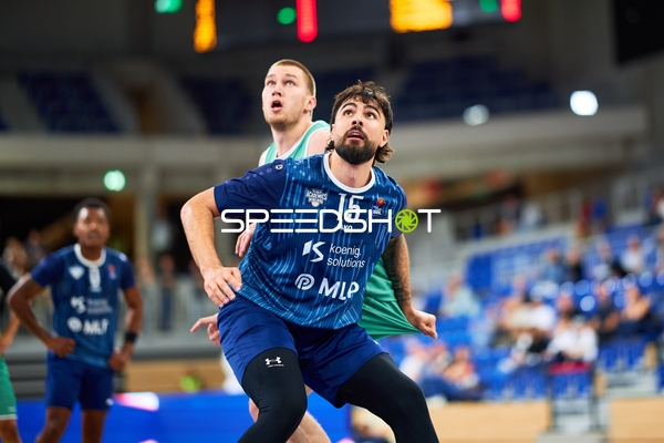 Zweikampf um Rebound