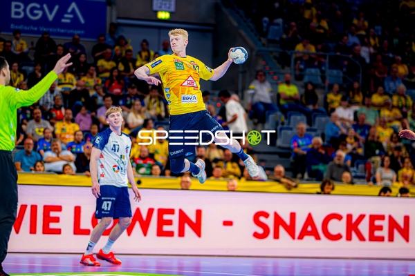 Wurf Jon Lindenchrone Andersen (42;Rhein Neckar Löwen) gegen Dustin Kraus (47;1. VfL Potsdam)