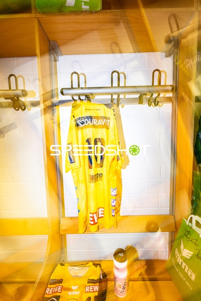 Umkleidekabine Rhein Neckar Löwen Trikot