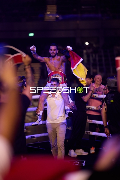 Devrim Gökduman (101; VIP) wird getragen