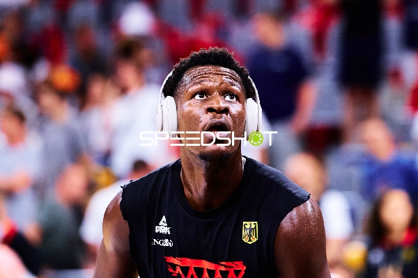 Spieler {2355_} beim Aufwärmen