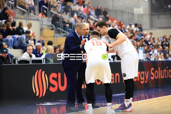 Szene mit Jaromir Bohacik (17; Basketball Nymburg)