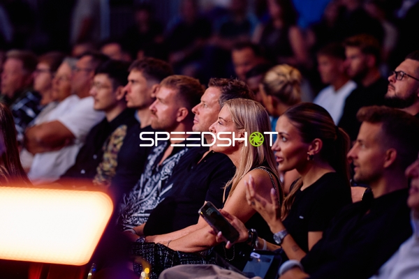 Publikum in Ringside Zone