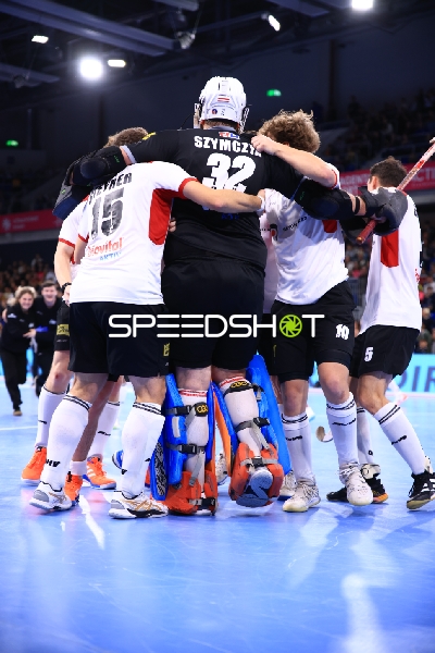 Feier von Mateusz SZYMCZYK (32; Österreich) im Finale