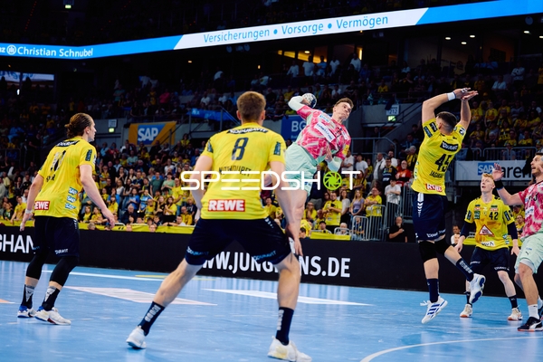 Handballspiel in Aktion