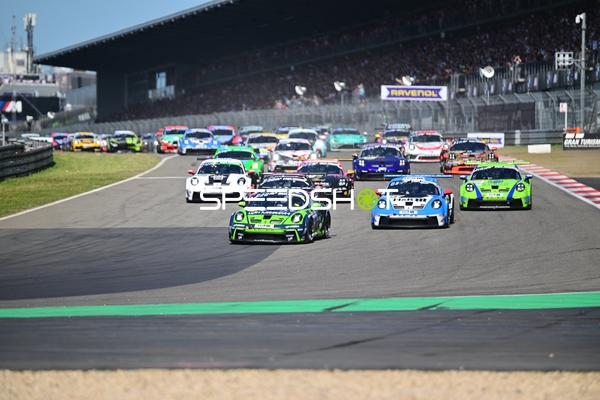 Start des 24h Rennens 2025 am Nürburgring