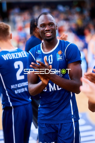 Applaus Bakary Dibba (10;MLP Academics Heidelberg), Niklas Würzner (2;MLP Academics Heidelberg)