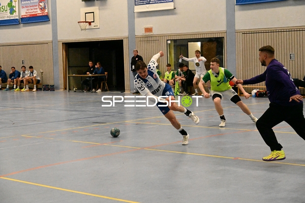 Dynamischer Wurf von TV Edingen gegen TV Friedrichsfeld