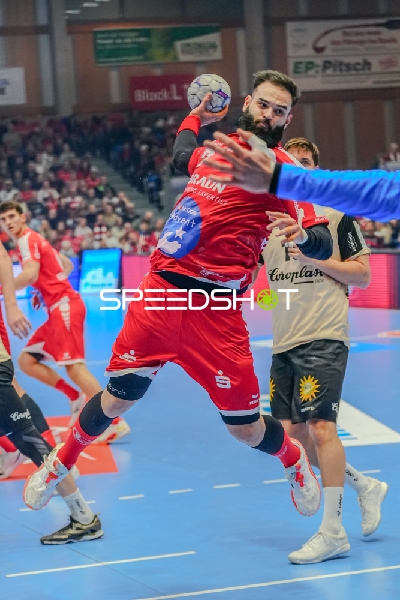 Rubén Marchán (2; MT Melsungen) mit Wurf