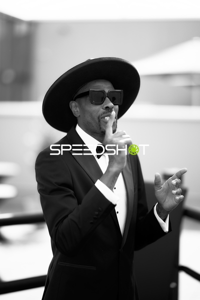 Ringside-Zone Face-Off