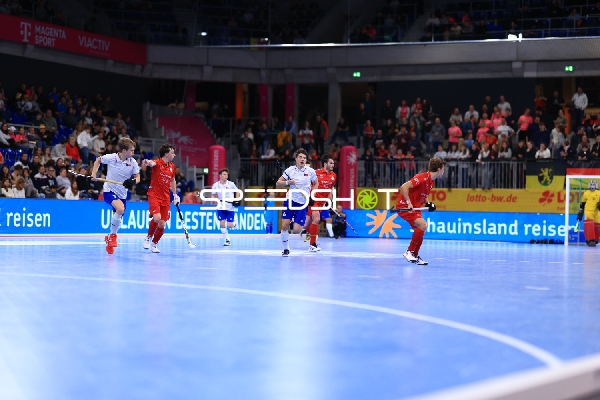 Spieler Kryštof ŠESTÁK (6; Tschechien) und Gaëtan DYKMANS (25; Belgien) in Aktion