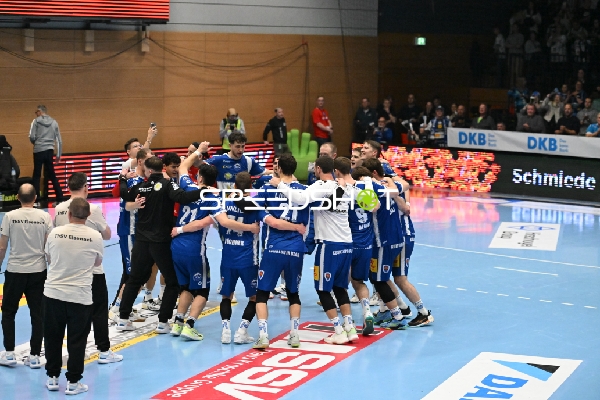 Teamkreis mit Justin Kurch (52; ThSV Eisenach), Vukasin Antonijevic (41; ThSV Eisenach), Gian Attenhofer (11; ThSV Eisenach) und Oskar Joelsson (3; ThSV Eisenach)