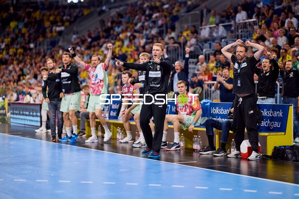 Seitenlinie voller Emotionen