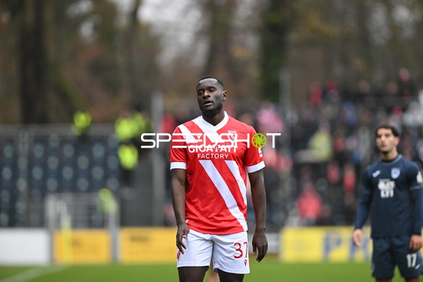 Spieler Merveille Biankadi (37; FC Energie Cottbus) auf dem Feld