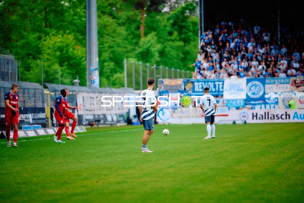 Freistoß mit Christoph Ehlich (3, SV Sandhausen) und Stanislav Fehler (7, SV Sandhausen)