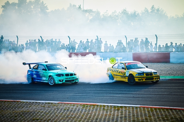 Drift-Duell auf der Rennstrecke