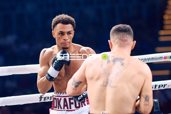 Alexander Okafor (108; VIP) fokussiert im Ring