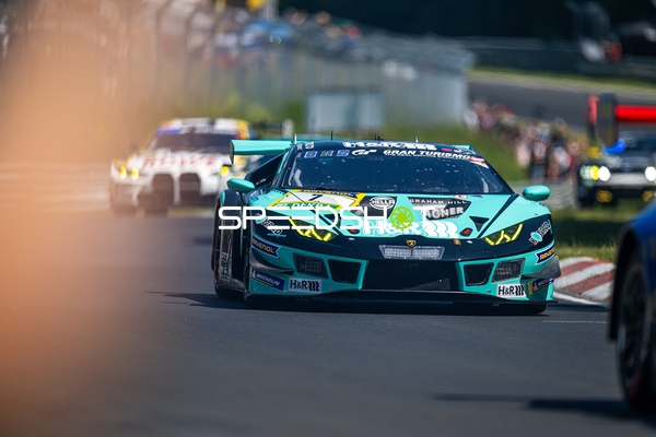 Rennfahrzeug auf der Rennstrecke