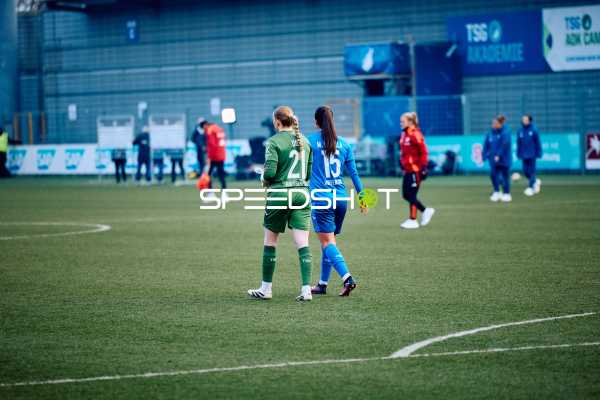 Spielvorbereitung auf dem Spielfeld