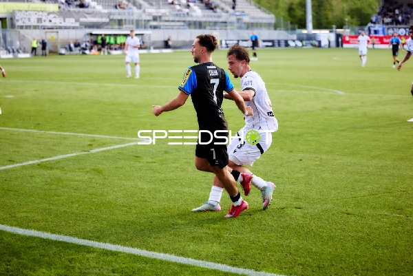 Zweikampf zwischen 7; FSV Frankfurt und Louis Kolbe (3; SV Sandhausen)