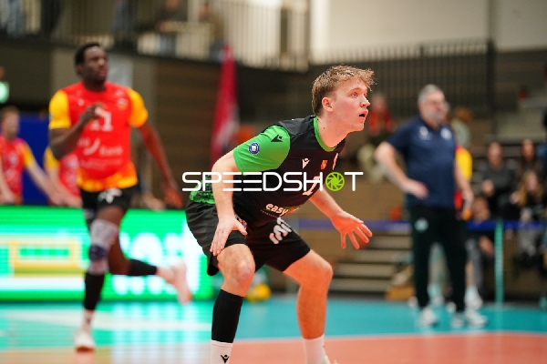 Libero Mika Ahmann (1; BADEN VOLLEYS SSC Karlsruhe) in Aktion