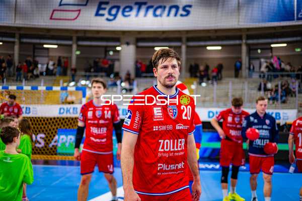 Spieler bereiten sich nach dem Spiel vor
